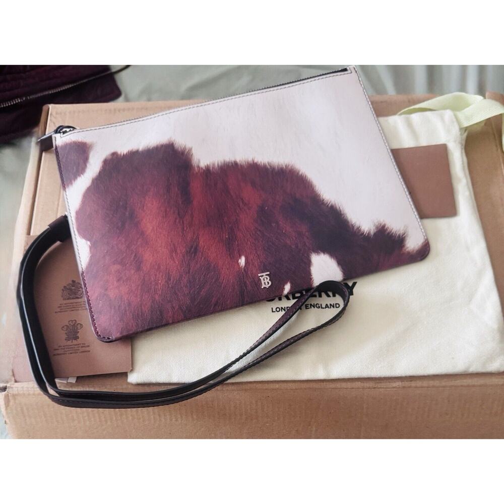NWT BURBERRY MD POUCH COW PRINT Pouch Leather Cowhide Animal Height 16 Width 23 - Picture 8 of 8